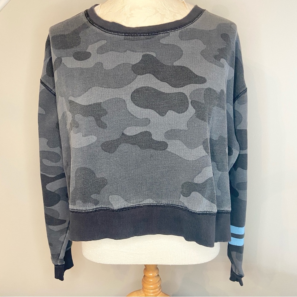 Addison Bay Women's Lombard Crewneck Cropped Sweatshirt Black Camo Size Small